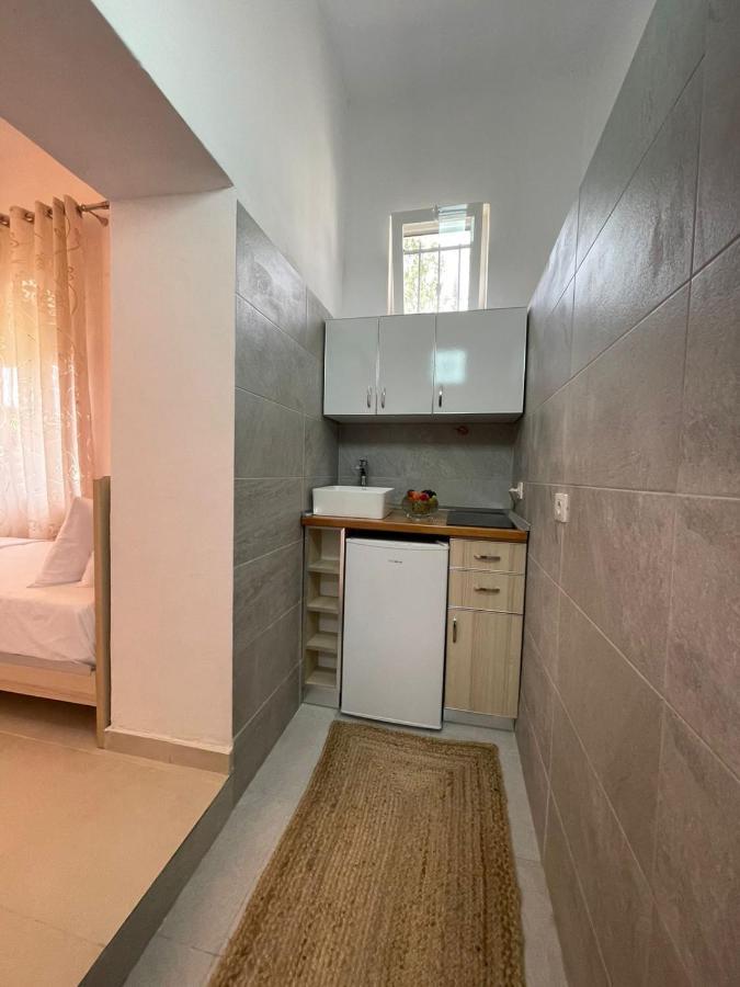 Skrapari Studio Apartment Corovode Екстер'єр фото